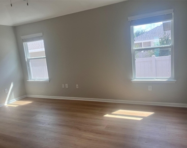 18307 Mammoth Cave Blvd - Photo Thumbnail 16