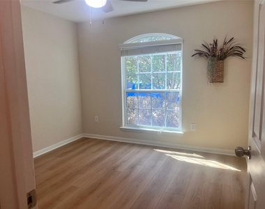 18307 Mammoth Cave Blvd - Photo Thumbnail 19