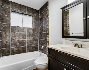 2903b Edgewater Dr - Photo Thumbnail 9