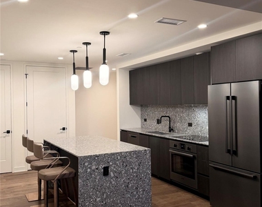 84 N East Ave - Photo Thumbnail 4