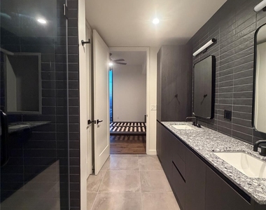 84 N East Ave - Photo Thumbnail 14