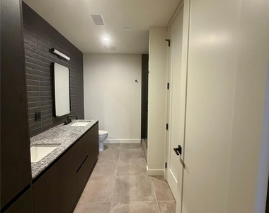 84 N East Ave - Photo Thumbnail 13