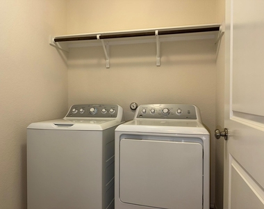 344 Circle Way - Photo Thumbnail 7