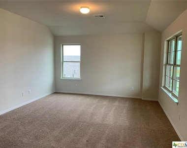 161 Gray Wolf Dr - Photo Thumbnail 9