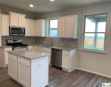 161 Gray Wolf Dr - Photo Thumbnail 2