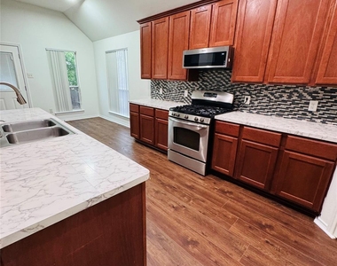 1303 Four Seasons Farm Dr - Photo Thumbnail 2