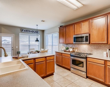 461 Sweet Gum Dr - Photo Thumbnail 6