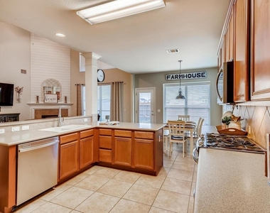 461 Sweet Gum Dr - Photo Thumbnail 8