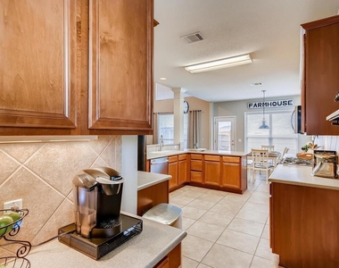 461 Sweet Gum Dr - Photo Thumbnail 7