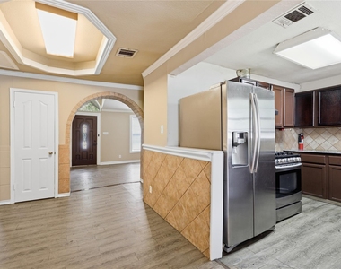 915 Vargas Rd - Photo Thumbnail 7