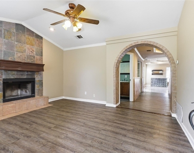 915 Vargas Rd - Photo Thumbnail 3