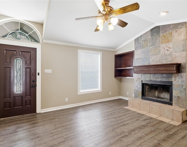 915 Vargas Rd - Photo Thumbnail 4