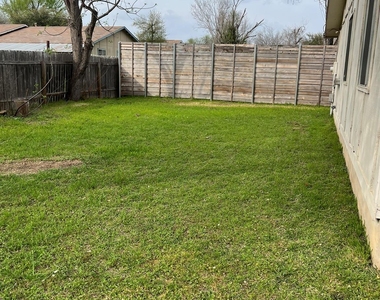 11104 Applewood Dr - Photo Thumbnail 8