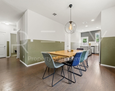 1600 Cliffbrake Way - Photo Thumbnail 9