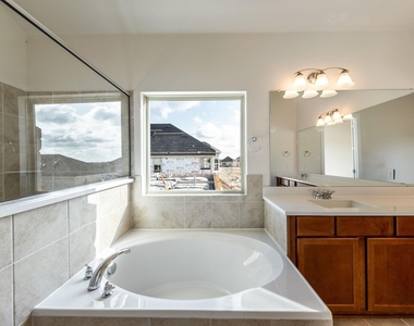 320 Coral Gate Trl - Photo Thumbnail 24