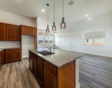 320 Coral Gate Trl - Photo Thumbnail 9