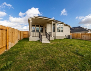 320 Coral Gate Trl - Photo Thumbnail 32