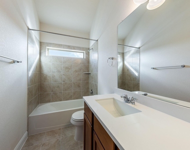 320 Coral Gate Trl - Photo Thumbnail 17