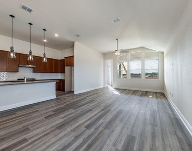 320 Coral Gate Trl - Photo Thumbnail 6
