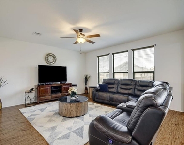 356 Matthews Ln - Photo Thumbnail 10