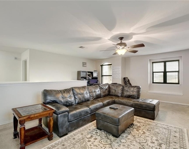 356 Matthews Ln - Photo Thumbnail 6