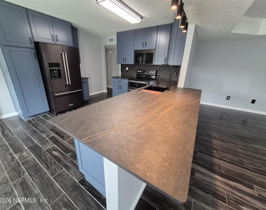 552 William Paca Street - Photo Thumbnail 7