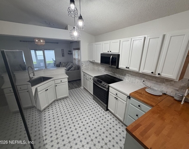 11058 Miata Court - Photo Thumbnail 14