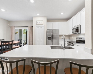 35 Carmella Court - Photo Thumbnail 5