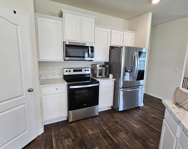 2144 Province Street - Photo Thumbnail 4