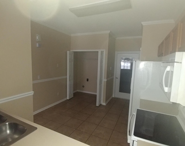 1106 Southern Mill Court - Photo Thumbnail 3