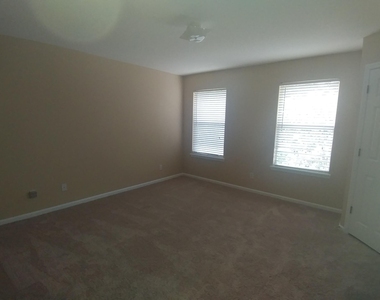 1106 Southern Mill Court - Photo Thumbnail 8