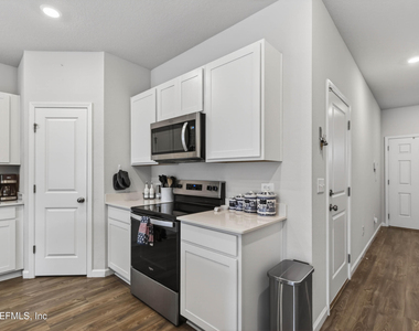 14532 Macadamia Lane - Photo Thumbnail 6