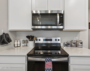 14532 Macadamia Lane - Photo Thumbnail 7