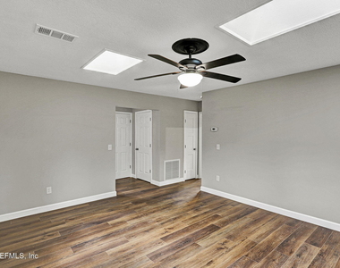 12522 Macaw Drive - Photo Thumbnail 4