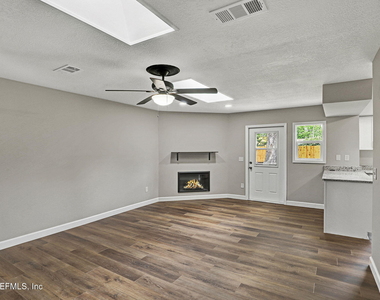 12522 Macaw Drive - Photo Thumbnail 3