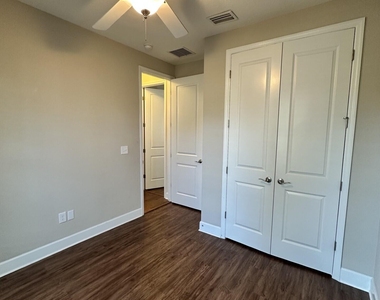 247 Paradise Valley Drive - Photo Thumbnail 15