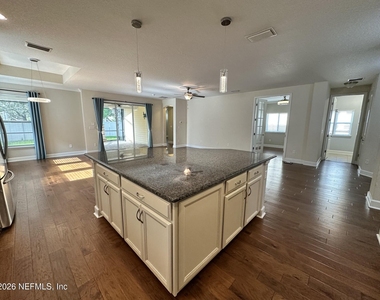 247 Paradise Valley Drive - Photo Thumbnail 4