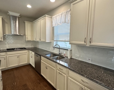 247 Paradise Valley Drive - Photo Thumbnail 5