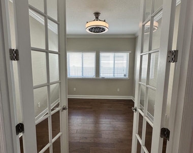247 Paradise Valley Drive - Photo Thumbnail 17