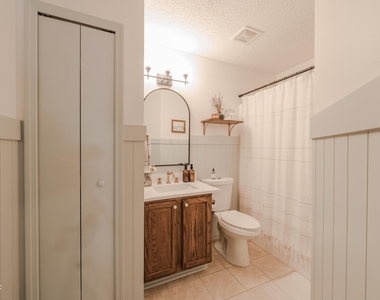 511 Chancellor Drive - Photo Thumbnail 27
