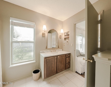 511 Chancellor Drive - Photo Thumbnail 31