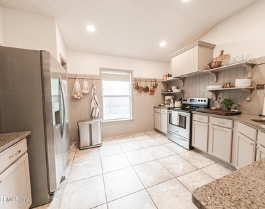 511 Chancellor Drive - Photo Thumbnail 10