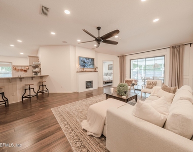 511 Chancellor Drive - Photo Thumbnail 18