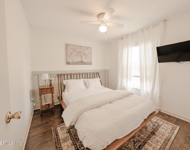 511 Chancellor Drive - Photo Thumbnail 19