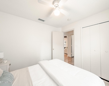 511 Chancellor Drive - Photo Thumbnail 22