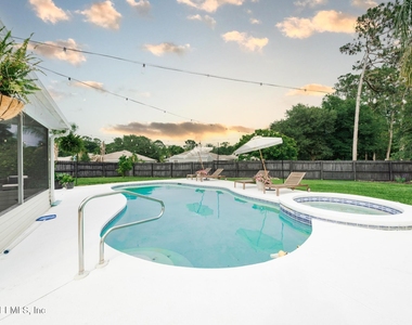 511 Chancellor Drive - Photo Thumbnail 2