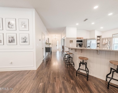 511 Chancellor Drive - Photo Thumbnail 16