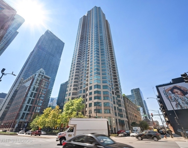 400 N La Salle Drive - Photo Thumbnail 16