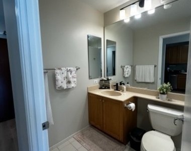 400 N La Salle Drive - Photo Thumbnail 11
