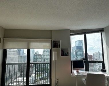 400 N La Salle Drive - Photo Thumbnail 2